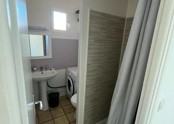 Appartememt Pres De La Avec Terrasse N1 *