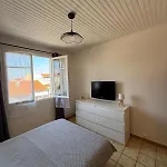 Appartememt Pres De La Avec Terrasse N1 圣西普里安