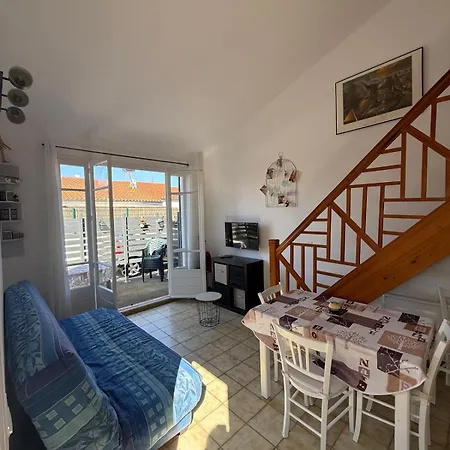 Appartememt Pres De La Avec Terrasse N1 *
