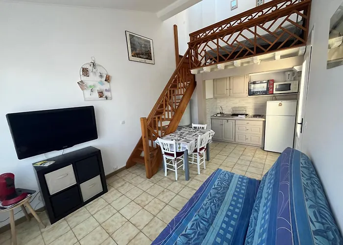 Appartememt Pres De La Avec Terrasse N1 *